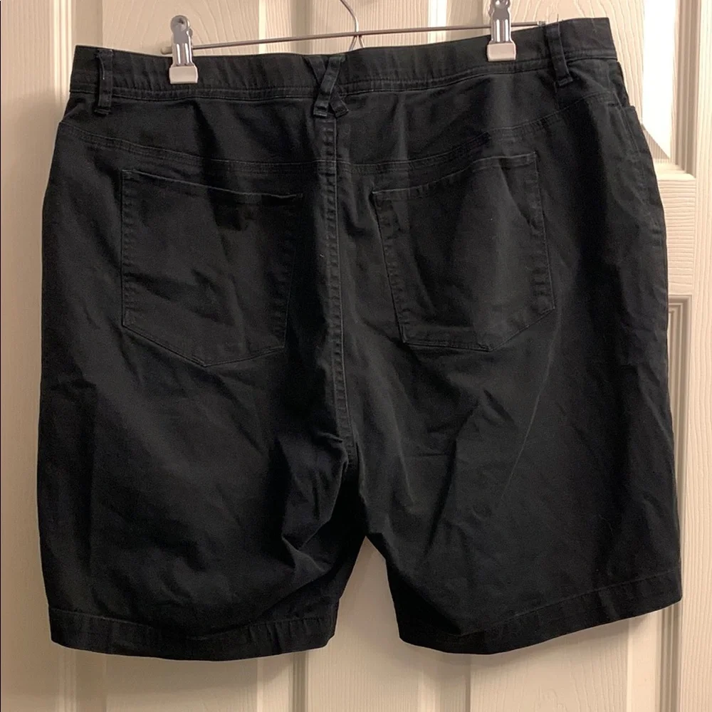 CJ Banks Women’s Black Shorts 14w - Picture 2 of 4